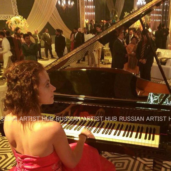In-House Russian Artist & Entertainment - Unique Concepts, Brilliant Choreographie